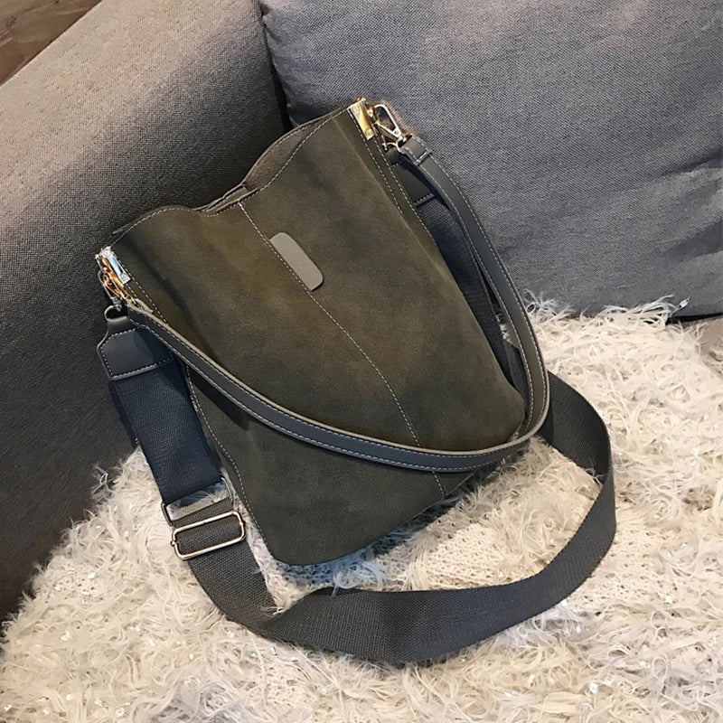 Sac Seau en Cuir Brossé