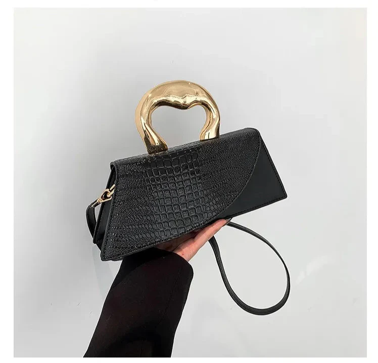sac bandoulière effet croco noir
